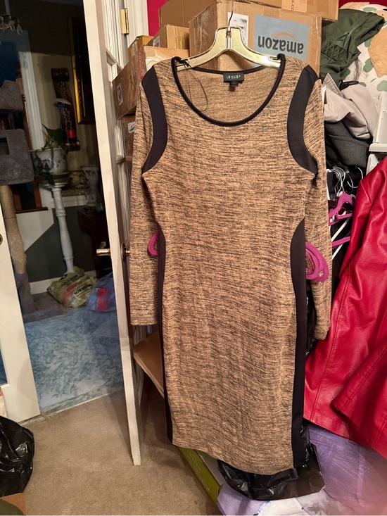 Jsp Dresses & Skirts - JSP Tan and Black Long Sleeve Ponte Sheath Dress